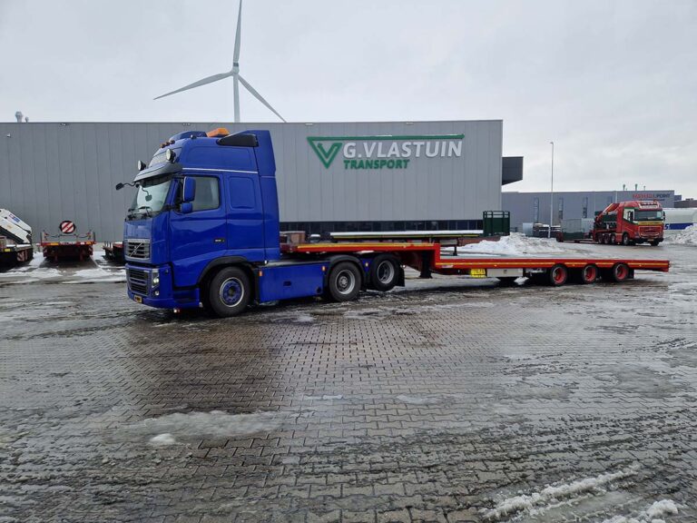 Bluequip levert twee semi-diepladers af aan G. Vlastuin Transport in Ede