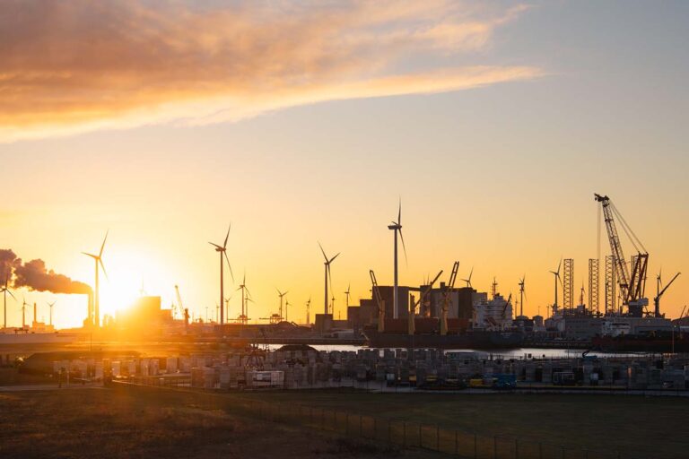 Groningen Seaports sluit 2025 af met winst en recordoverslag