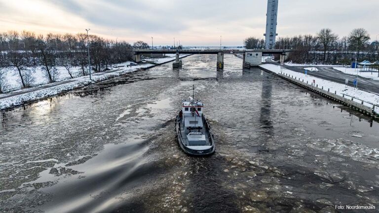 Rijkswaterstaat zet ijsbrekers in op vaarweg HLD vanwege ijsvorming [+video]
