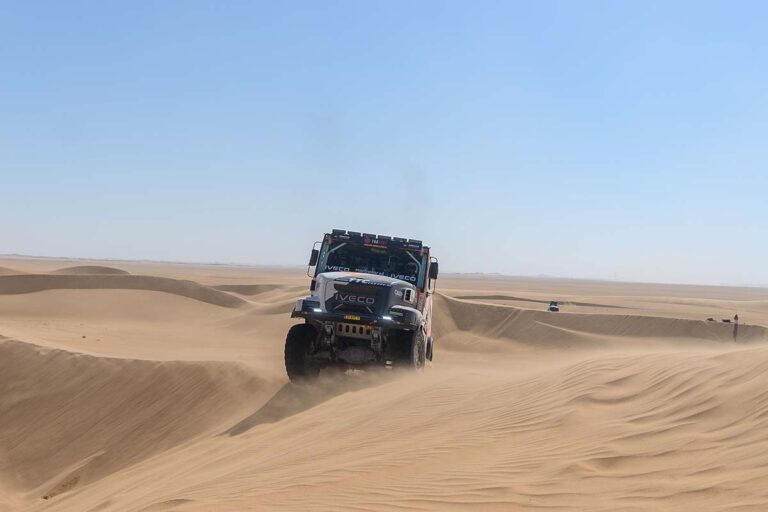 Marnix Leeuw knokt zich naar elfde plaats in loodzware etappe rond Bisha