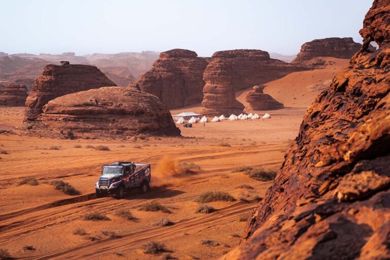 Mitchel van den Brink wint derde etappe en slaat grote slag in Dakar Rally