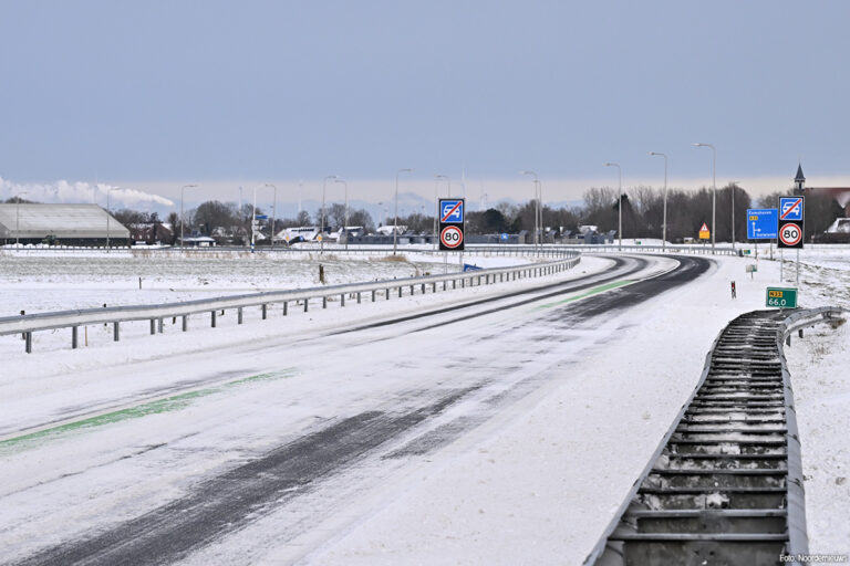 N46 rond middaguur weer open, N33 nog altijd afgesloten door gladheid