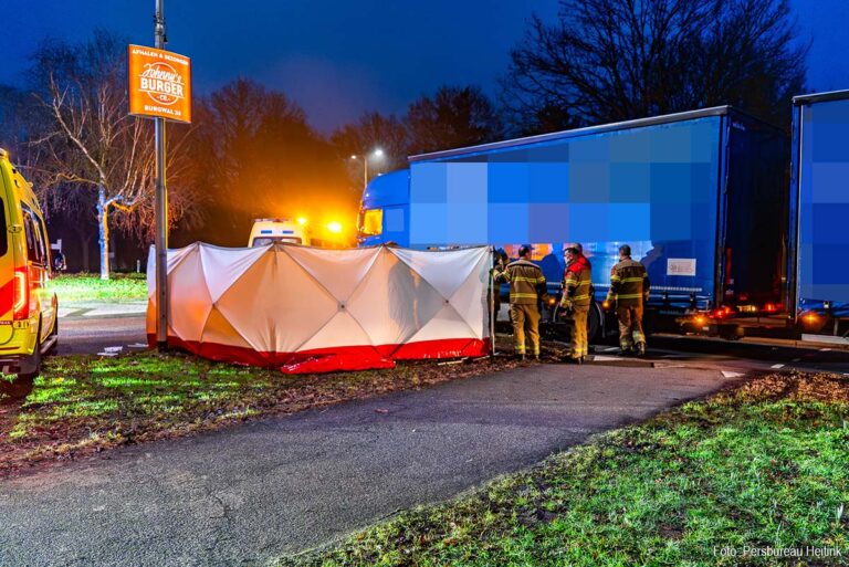 Fietsster overleden na aanrijding met vrachtwagen op rotonde in Oss