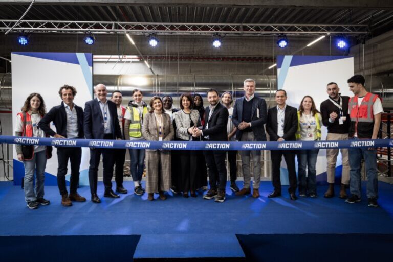 Action opent eerste eigen distributiecentrum in Italië