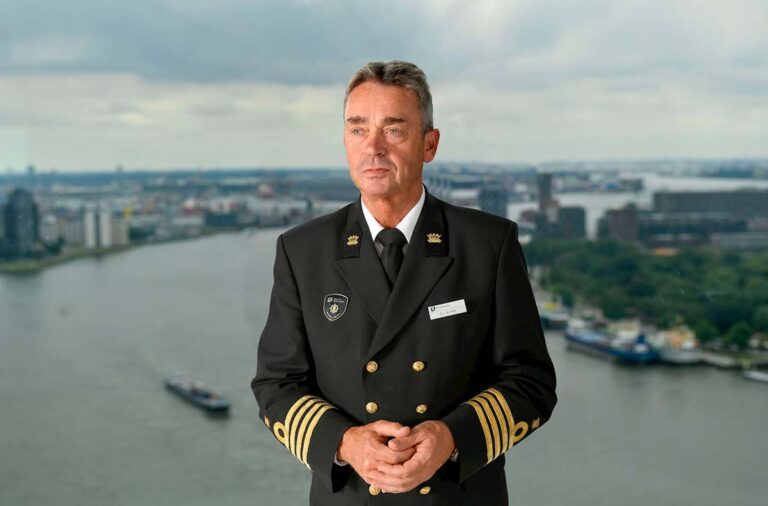 Nautische veiligheid Rotterdam verbeterd in 2025, nieuwe snelheidslimieten bij Erasmusbrug vanaf 2026