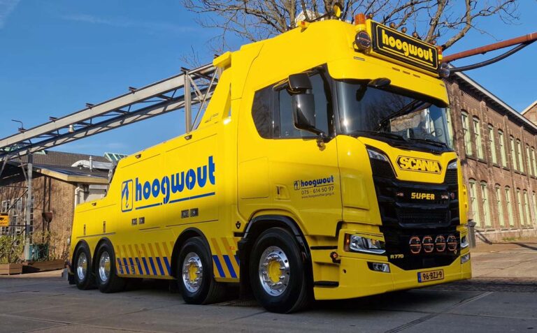 Scania R770 8×4 V8 voor Hoogwout Berging inzetbaar voor zwaar bergingswerk