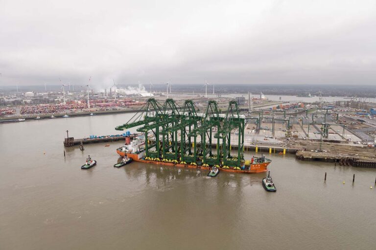 PSA Antwerp ontvangt vijf nieuwe mega STS-kranen op Europa Terminal