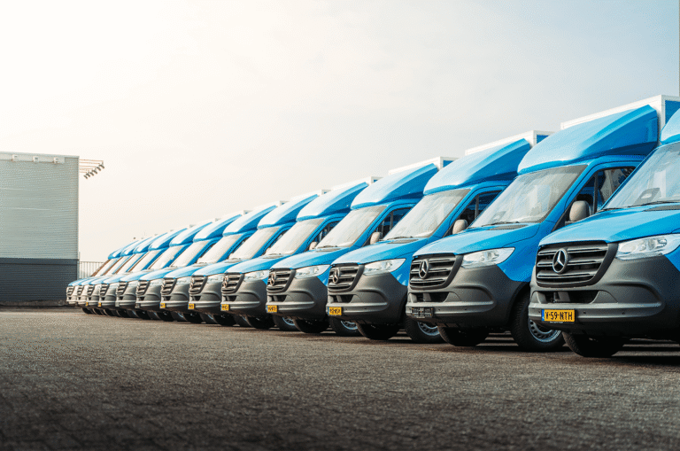 Simon Loos breidt bezorgvloot voor Albert Heijn uit met 14 nieuwe bussen