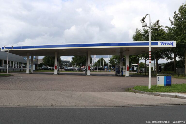 Prijzen aan de pomp voor het eerst in dagen licht gedaald