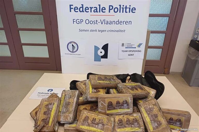 Ongeveer 70 kilo cocaïne aangetroffen in bulkschip in Gentse haven