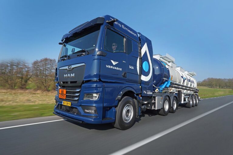 Eerste ADR-gecertificeerde waterstoftruck in Europa ingezet voor chemisch transport