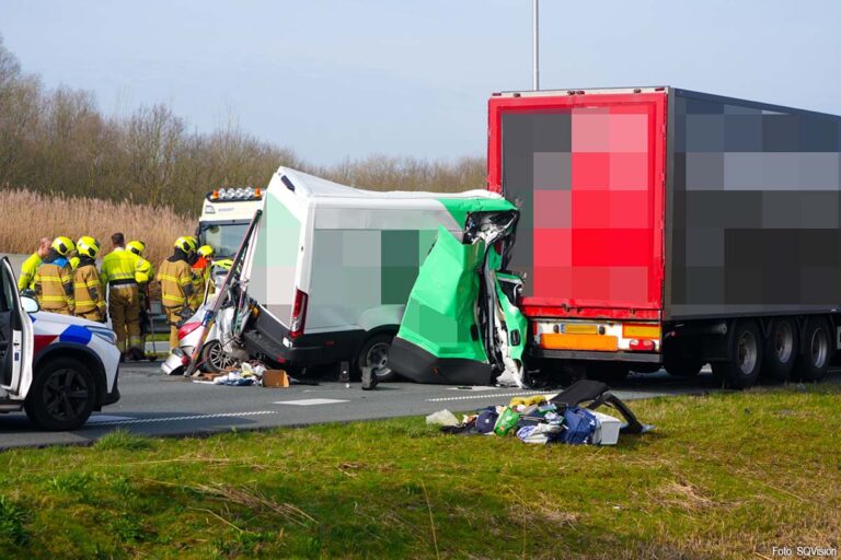 N279 afgesloten na ernstig ongeval met vrachtwagen en meerdere auto’s