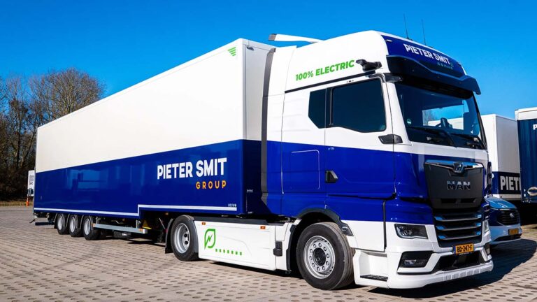 Pieter Smit Group breidt wagenpark uit met twee elektrische trekkers