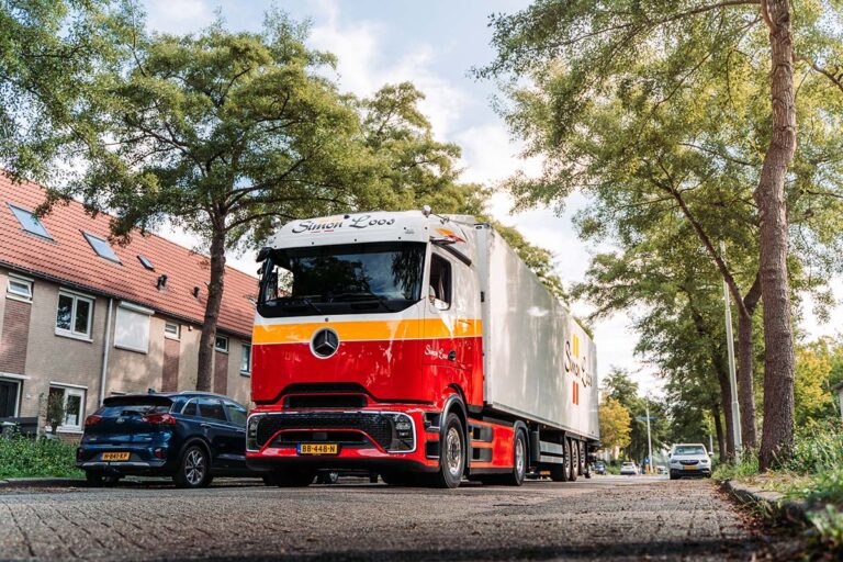 Simon Loos breidt elektrisch wagenpark fors uit met order van 75 Mercedes-Benz eActros 600 trucks