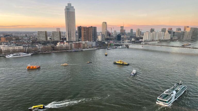 Snelheidslimieten op Nieuwe Maas rond Erasmusbrug vanaf 1 april