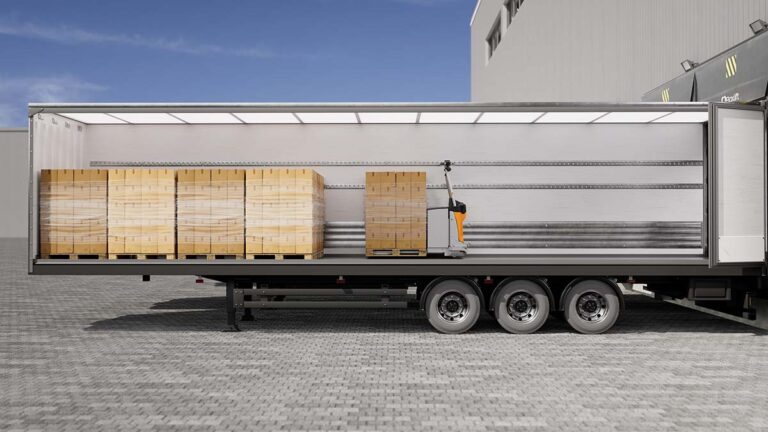 STILL presenteert autonome oplossing voor laden en lossen van vrachtwagens [+video]