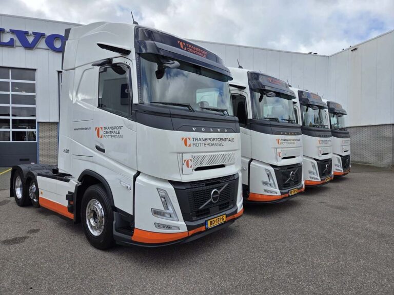 Transportcentrale Rotterdam breidt vloot uit met nieuwe Volvo-trekkers en elektrische trucks
