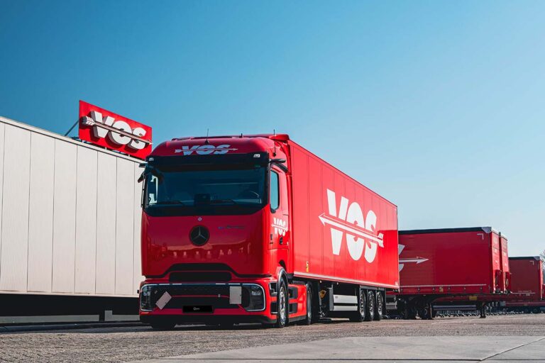 Vos Transport Group neemt acht elektrische Mercedes-Benz eActros 600 trucks in gebruik