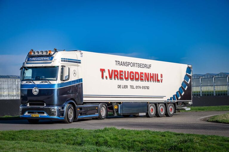 Transportbedrijf T. Vreugdenhil neemt twee elektrische Mercedes-Benz eActros 600 trekkers in gebruik