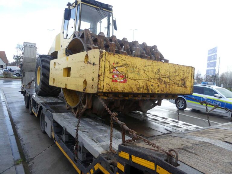 Politie grijpt in bij ondeugdelijke ladingzekering van zwaar transport in Duitsland