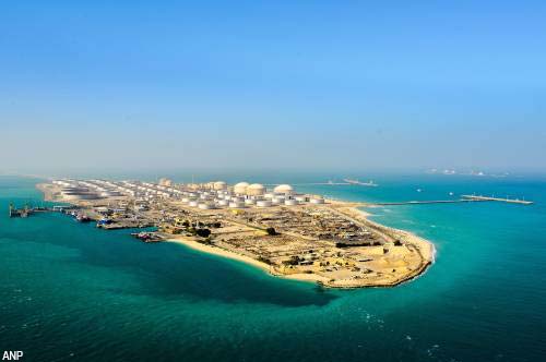 Grote olieraffinaderij Saudi Aramco stilgelegd na drone-aanval