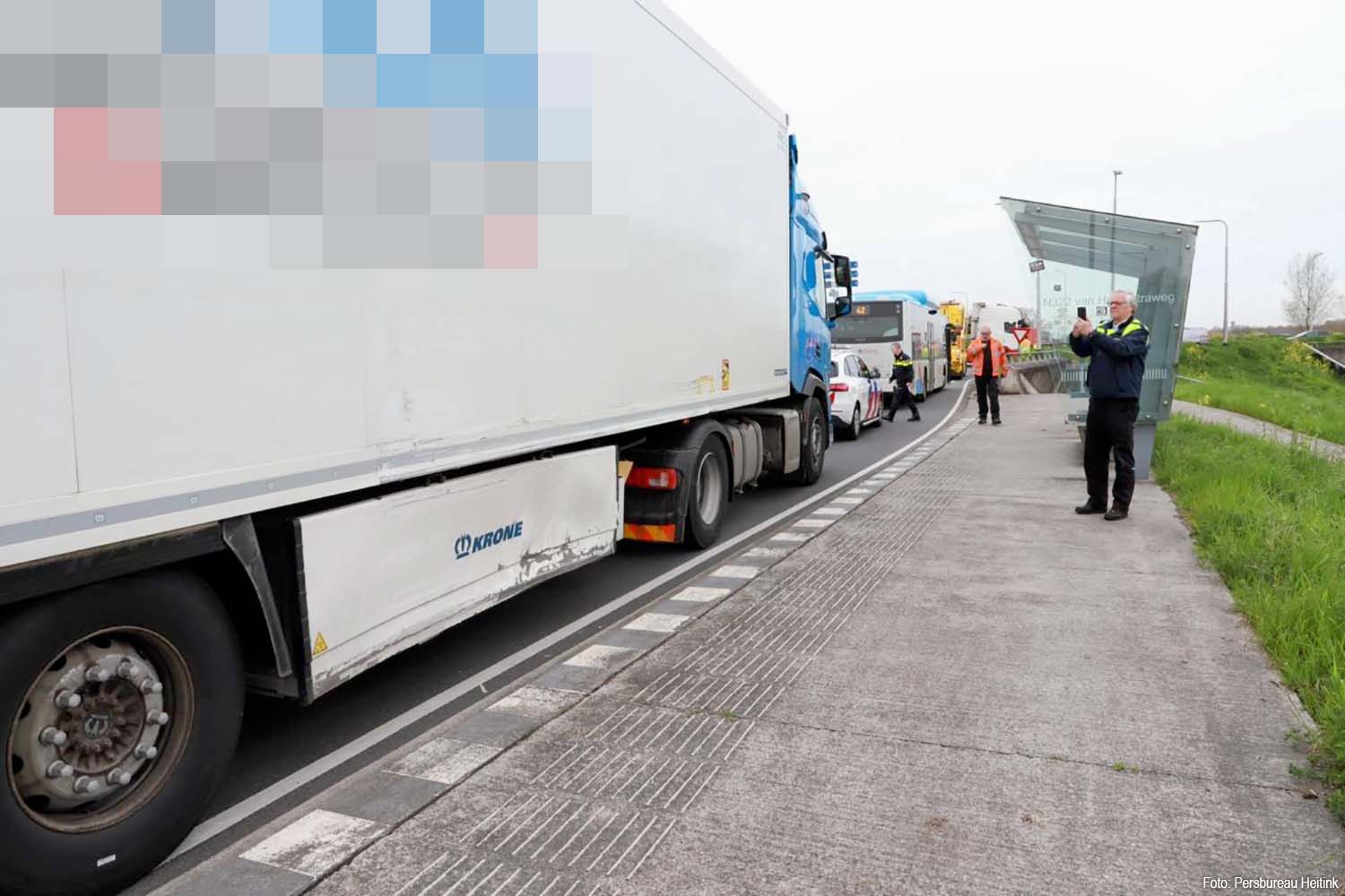 Aanrijding bus en vrachtwagen N322