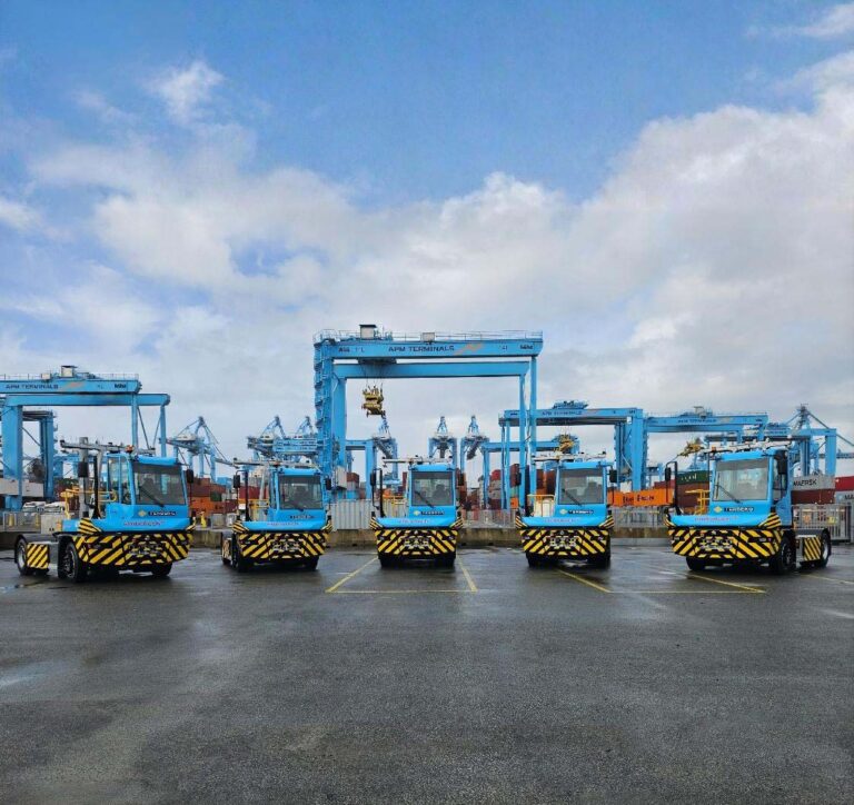 APM Terminals Maasvlakte II breidt vloot automatische terminaltrekkers verder uit