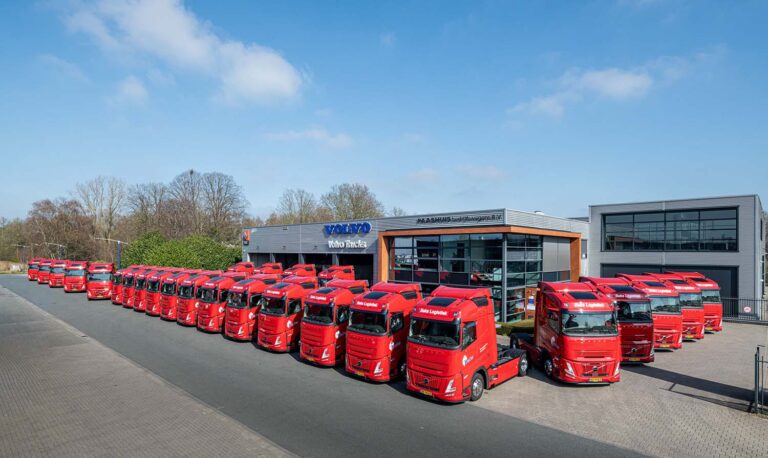 Recordorder voor Baks Logistiek: 36 nieuwe Volvo FH Aero-trekkers voor wagenparkvernieuwing