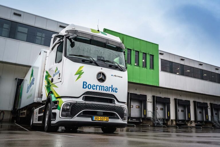 Boermarke zet eerste stap naar elektrisch transport met twee Mercedes-Benz eActros 600