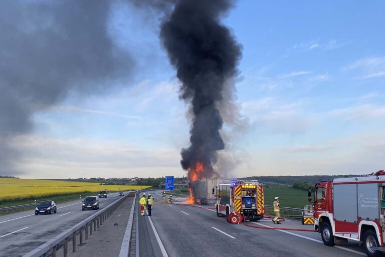 Duitse A6 bij Wattenheim afgesloten na vrachtwagenbrand