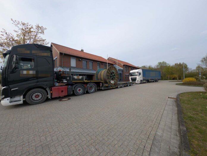 Overbeladen vrachtwagen