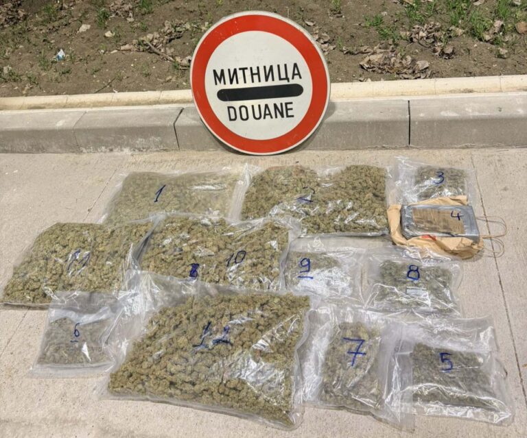 Drugsvangst in vrachtwagencabine bij controle op route Nederland–Turkije [+foto’s]
