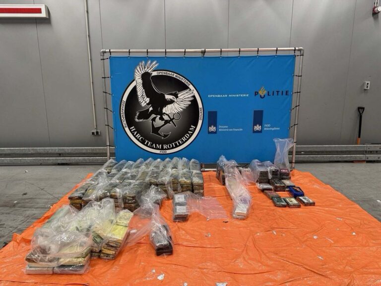 365 kilo cocaïne in verhuiscontainer onderschept in Rotterdam, vier verdachten opgepakt in Lochem [+foto’s]
