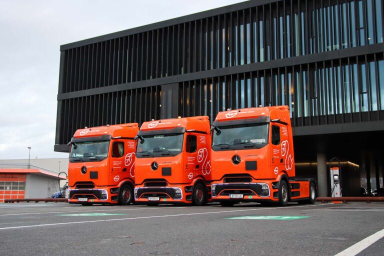 Gebrüder Weiss zet veertien elektrische eActros 600-trucks in voor zwaar transport