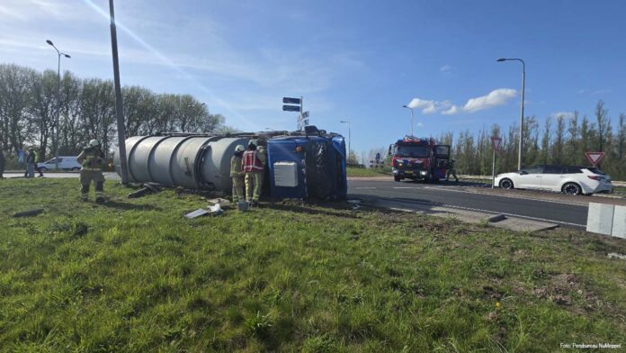 Gekantelde Vrachtwagen