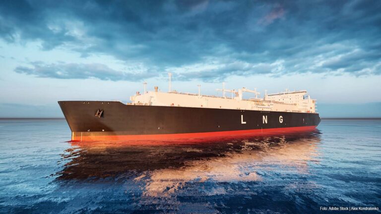 Bloomberg: eerste schip met vloeibaar gas door Straat van Hormuz