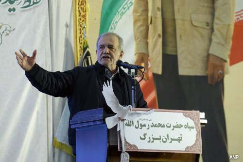 President Iran hekelt in gesprek met Poetin ‘dubbele moraal’ VS