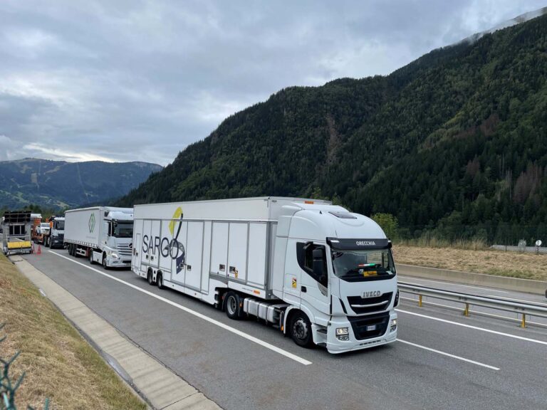 Forse files bij Mont-Blanctunnel: wachttijd loopt op tot 1,5 uur