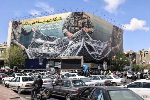 Bloomberg: VK doet niet mee met VS aan blokkade Straat van Hormuz