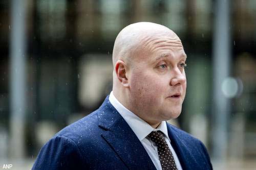 Aartsen draait voorgenomen bezuiniging bijstand terug