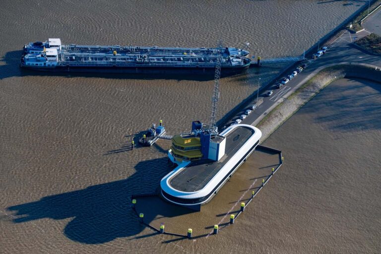 Havenbedrijf Rotterdam start proef met ‘supersector’ voor scheepvaartbegeleiding