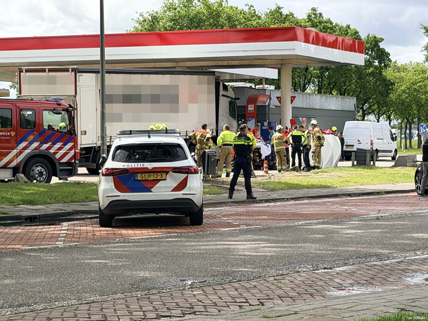 Vrouw overreden door vrachtwagen