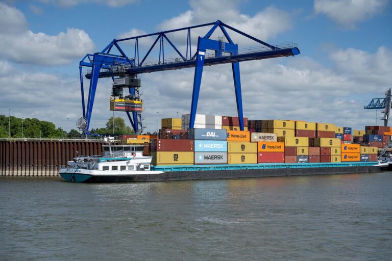 Contargo breidt terminal Emmerich uit met nieuwe containerkraan voor de binnenvaart
