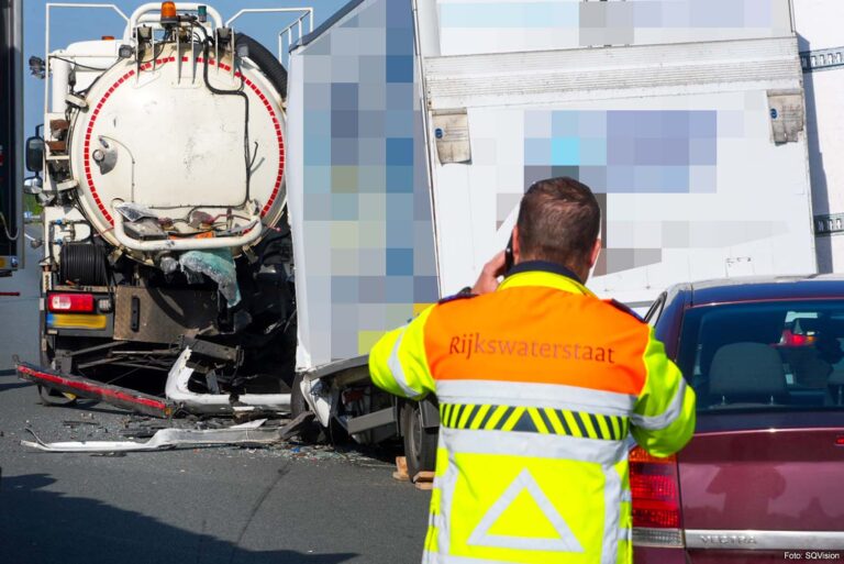 Bestuurder bestelwagen overleden bij ongeval met vrachtwagen op A59