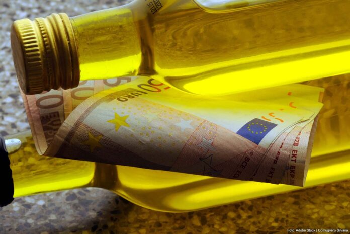 Geld olieflessen