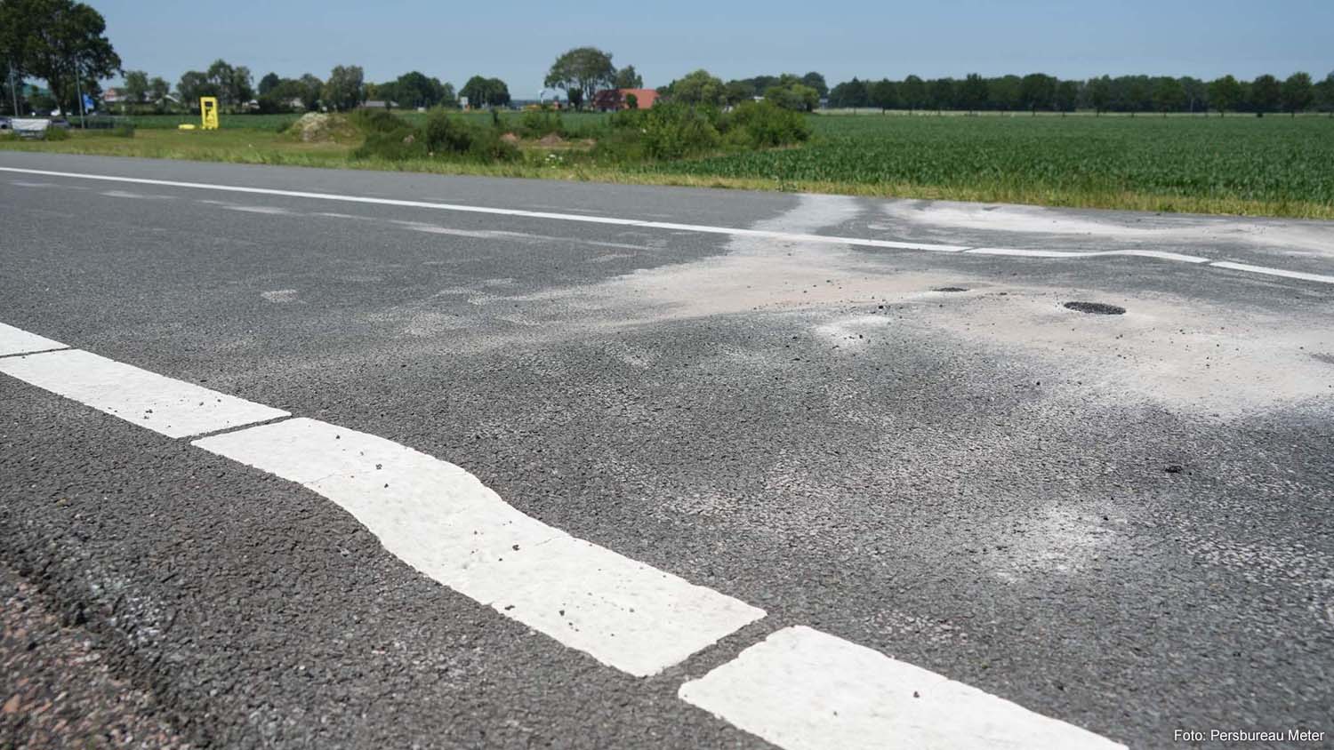 Afrit Emmen-Zuid op A37 afgesloten door vervormd wegdek na hitte