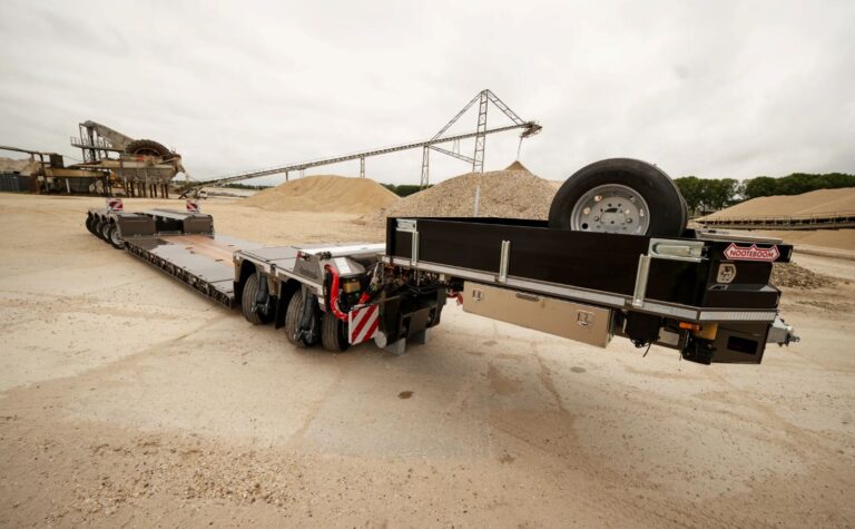 Nooteboom introduceert nieuwe 2+4 EURO-PX3 dieplader voor zwaarder speciaal transport