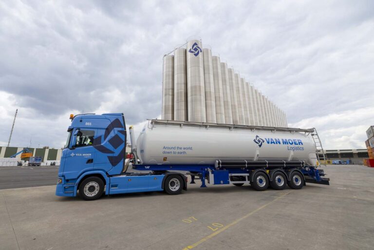 Van Moer Logistics opent nieuwe silobatterij in Antwerpse haven