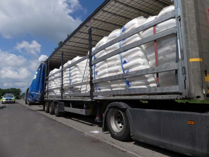 Vrachtwagen te snel verschoven lading