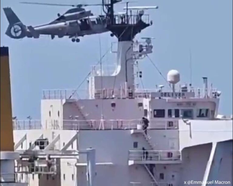 Macron: Franse marine onderschept olietanker Deliver uit schaduwvloot